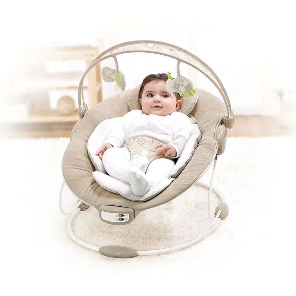 ghế rung cho bé Ghế rung ngã toàn thân Mastela 6848, giá 1.199.000 đồng.